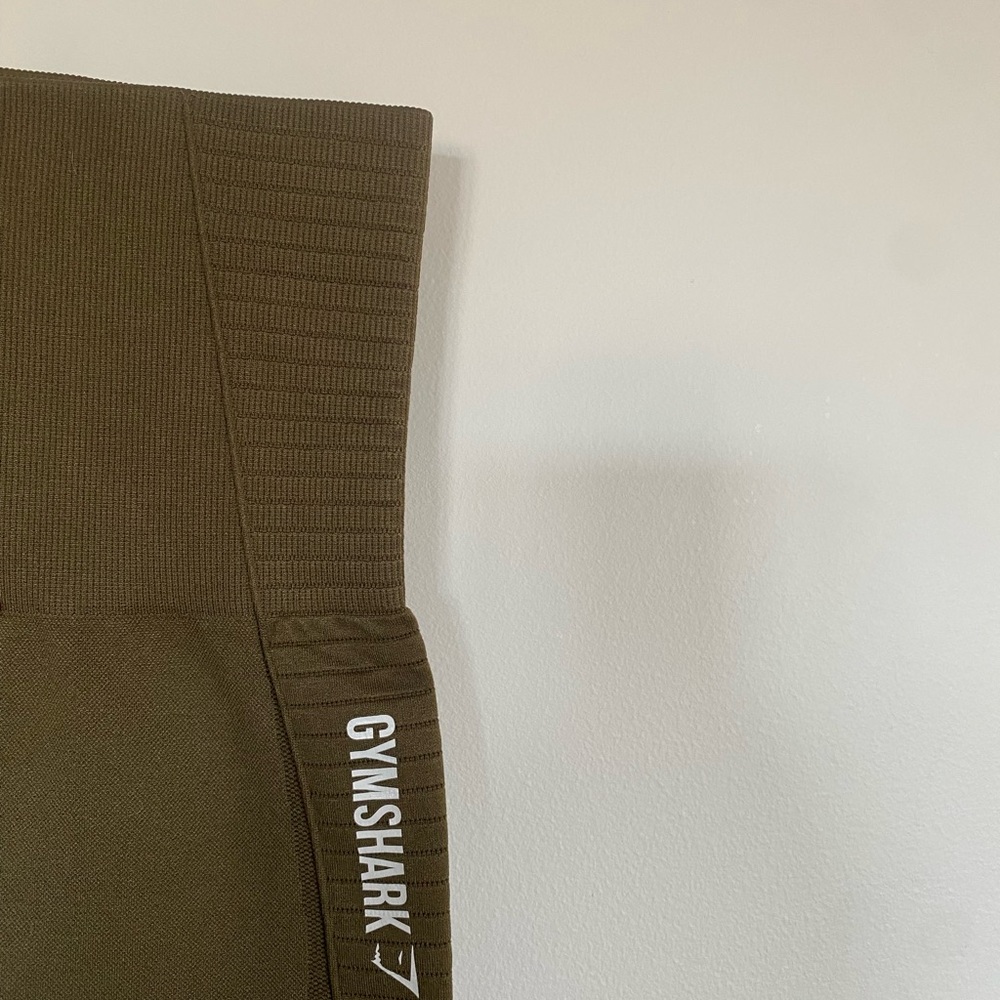 gymshark energy seamless leggings and bra - Picture 3 of 3